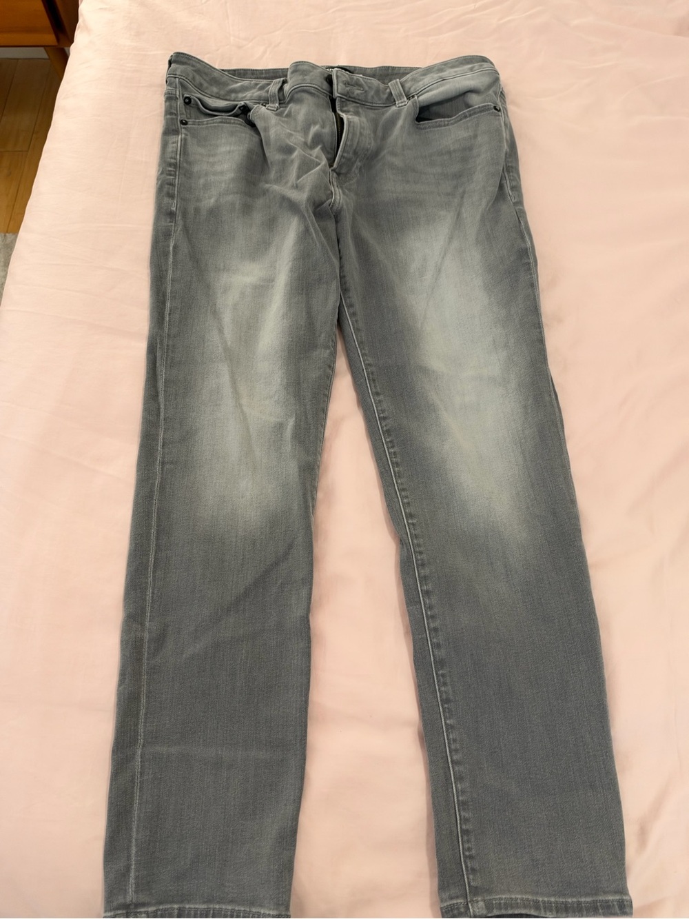 Express Men's Skinny Jeans in Faded Gray Wash